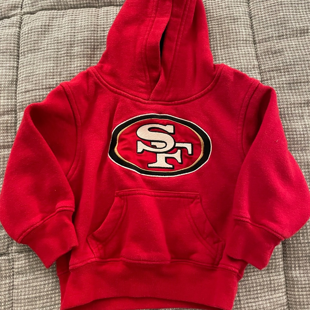 49ers Sweatshirt Fits 6-12 month but Sized as 2T